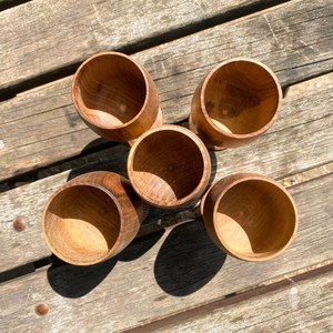 Verre à shot en bois sculpté à la main, design classique, capacité 150 ml, vaisselle de bar écologique pour cocktails et vins - Product Image 1