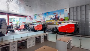 Cosechadora de Alto Rendimiento Kubota DC108X de 108HP con Motor Diésel, Máquina de Cosecha de Arroz de Uso Pesado para Agricultura Profesional - Product Image 2