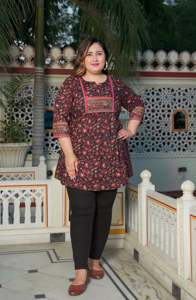 Collection de blouses Anarkali et Kurtis courts grande taille en coton à imprimé floral, vêtements ethniques pour femmes, style décontracté et élégant pour tous les jours - Product Image 6