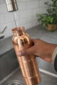 Botella de Agua de Cobre Hecha a Mano, Diseño Minimalista, Cobre Puro, Botella Ayurvédica para Viajes, Personalización de Marca, Suministro al por Mayor - Product Image 4