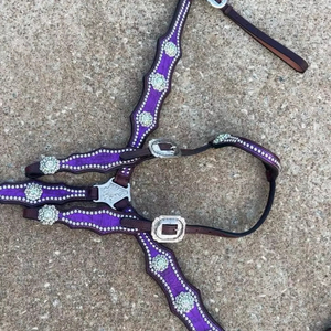 Conjunto de Arreos Personalizados para Caballo Western - Collar de Pecho y Brida de Cuero de Cocodrilo Morado con Cristales Brillantes - Product Image 1