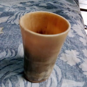 แก้วน้ำรูปหมีวินเทจสุดหรู งานฝีมือทำจากเขาสัตว์ธรรมชาติ แกะสลักสไตล์สัตว์โบราณ เหมาะสำหรับธุรกิจ - Product Image 1