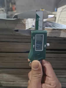 Contrachapado vietnamita hexagonal antideslizante de 18 mm con revestimiento de película, el mejor material para pisos de camiones y remolques - Product Image 6