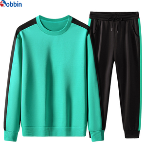 Ensemble de survêtement sport deux pièces pour homme, personnalisé, tendance, col rond, respirant, coupe décontractée, en tissu épais, avec sweat-shirt et pantalon de jogging - Product Image 4