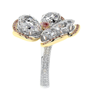 Anillo Floral con Cinco Diamantes Grandes en Forma de Pera y Diamante Rosa en el Centro, Rodeado por un Halo de Pavé en Oro de Dos Tonos - Product Image 2