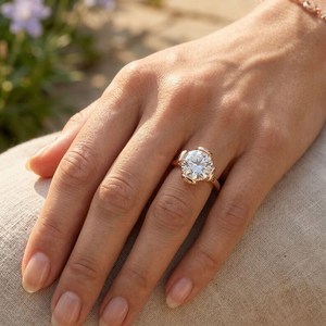 Anillo de Oro Sólido de 14K con Diamante Cultivado en Laboratorio de 2.01 CT, Corte Redondo, Estilo Floral, para Mujer, Regalo de Boda o Fiesta para Novias - Product Image 2