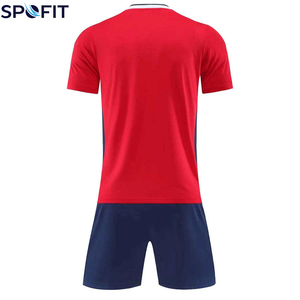 Maillot de football personnalisé sublimé 100% polyester rose et blanc rayé, unisexe, manches courtes, col en V, évacuation de l'humidité, taille élastique - Product Image 1