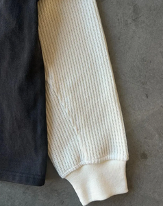 เสื้อยืดคอตตอนย้อมสีแบบแอซิดวอช แขนยาวสองชั้น สไตล์สตรีทแวร์สำหรับผู้ชาย มีกระเป๋าหน้า - Product Image 4