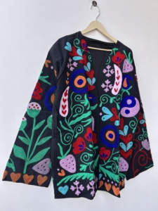 เสื้อคลุมกิโมโนปักลายซูซานีทำมือจากผ้าฝ้ายสำหรับผู้หญิง คอวี พร้อมเข็มขัด - Product Image 3