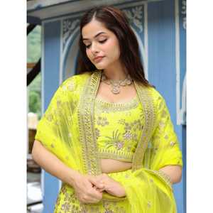 Fantastique Néon Broderie Soie Lehenga Choli Avec Dupatta - Product Image 4
