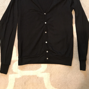 Chi | Suéter Cárdigan Negro Omega Cotton American Apparel para Mujer, con Logotipo de Hermandad Universitaria - Product Image 5