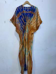 Robe Kaftan en Soie Pure Imprimée Florale Teinte à la Main, en Crêpe de Soie, Style Bohème, Taille Naturelle, Plumes Écologiques - Product Image 5