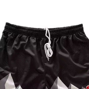 Pantalones cortos de malla transpirable con comodidad ligera y cintura flexible, ideales para entrenamientos, deportes y uso diario relajado. - Product Image 2