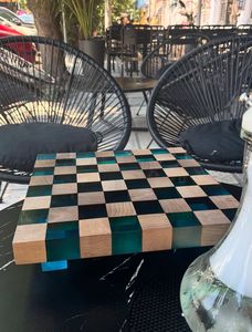 กระดานหมากรุกไม้เนื้อแข็งเคลือบอีพ็อกซี่เรซิ่น งานแฮนด์เมด ดีไซน์ลายแม่น้ำ  กระดานเกมสุดหรูสำหรับตกแต่งบ้าน - Product Image 2