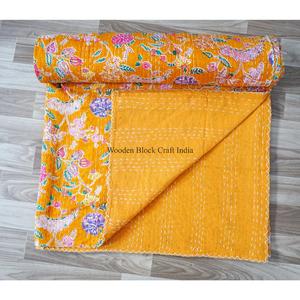 Colcha Kantha de Algodón 100% Orgánico, Hecha a Mano en Rajasthan, Estampada, Reversible, Vintage, Ecológica, para Todas las Estaciones, Tamaño Doble - Product Image 1
