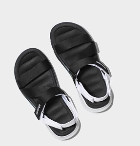 Sandalias Deportivas Diseño Blanco y Negro de Secado Rápido Ligeras con Tiras Cruzadas Calzado Unisex con Tira de Talón Extraíble - Product Image 6