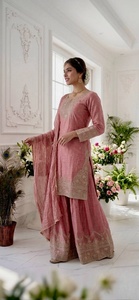 นำเสนอคอลเลคชั่นเสื้อผ้าสำเร็จรูปใหม่ล่าสุด ดีไซน์หรูหรา ปักลายสวยงาม พร้อมกางเกงปาลาซโซและผ้าคลุมไหล่ - Product Image 2