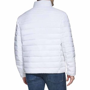 Chaqueta Acolchada con Capucha 100% Nailon con Diseño de Parches, Impermeable y Lista para el Invierno - Product Image 4