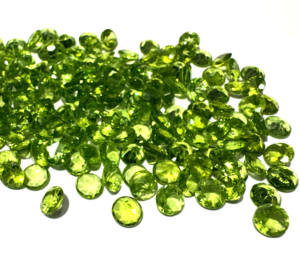 Pierres précieuses vertes naturelles de péridot, taille brillante, polies, certifiées par un tiers, 5 mm, 0,1-1 carat, en vrac, taille personnalisée, pierres non montées - Product Image 2