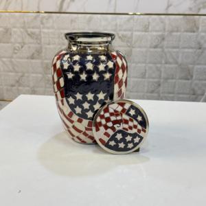 Urnas de Cremación de Latón con Bandera Americana de Alta Calidad para Cenizas de Restos Humanos de Adultos |   Jarrón Funerario para Cenizas Humanas - Product Image 1