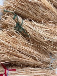 Bandes de fibres de raphia naturelles de qualité supérieure, écologiques, style Madagascar, paille de raphia, matériau d'emballage durable en vrac, DIY - Product Image 3