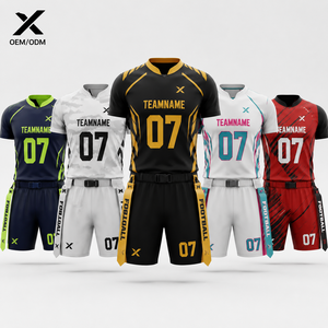 Tenues de football américain personnalisées par sublimation, ensemble maillot et short d'équipe, vêtements de sport performants à séchage rapide pour tous les âges - Product Image 1