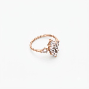 Anillo de compromiso con diamantes creados en laboratorio con corte marquesa y corte cometa, certificado por IGI, anillo solitario de tres piedras, oro de 10K, 14K, 18K. - Product Image 2