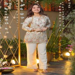 Ensemble haut et pantalon brodé en crêpe français VASTRA COTTAGE pour femme, tenue de bureau, tenue de soirée, tenue ethnique cousue - Product Image 1