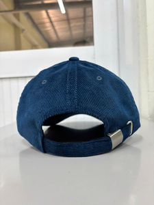 Gorra de Pana de 6 Paneles sin Estructura con Logotipo Personalizado y Hebilla Metálica, Estilo Clásico y Energético para Adultos, Hecha en Injae Vina - Product Image 5