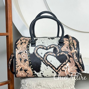 Bolsa de Viaje Grande de Cuero Vacuno Auténtico Hecha a Mano con Diseño de Corazón, Bolso de Mano Vintage con Estampado Floral, Bolsa Perfecta - Product Image 1
