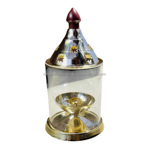 Akhand Deepak Decorativo de Latón con Cubierta de Vidrio Transparente con Diseño de Estrella y Recipiente Central para Aceite, para Culto Hindú en Templos y Hogares - Product Image 3