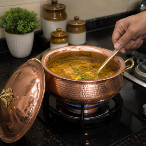 Cazuela de Cobre Martillado Artesanal con Tapa, Asas de Latón y Perilla Decorativa de Pájaro, Utensilios de Cocina de Lujo para Hotel y Restaurante - Product Image 3