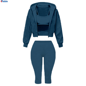 Ensemble sportif 3 pièces tendance pour femme : haut court à capuche zippé à manches longues, pantalon capri, couleur unie, respirant - Product Image 1