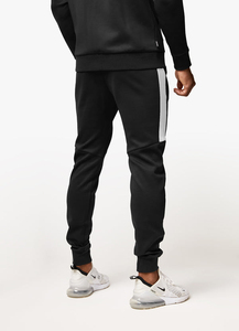 Trajes Deportivos Negros para Hombre al por Mayor, con Capucha y Cordones Personalizados de Marca, Transpirables, Hechos en Pakistán - Product Image 3