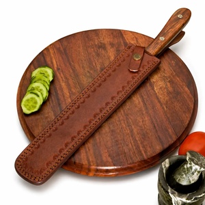 Couteau de cuisine artisanal en acier Damas de qualité industrielle, fabriqué sur mesure par Ahmad Fabric, lame de 15 cm, manche en bois, pointe tombante, étui en cuir. - Product Image 6