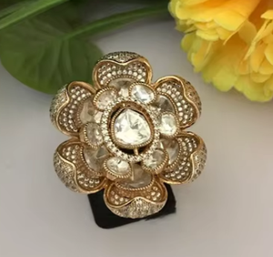 Bague élégante réglable Kundan plaqué or de haute qualité pour la fonction et la collection de vêtements de mariage pour les femmes - Product Image 2