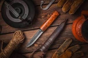 Couteau artisanal en acier carbone à lame pointue, manche en bois, pour le camping, le bushcraft, la survie et la chasse - Product Image 3