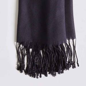 Bufanda Larga Clásica de Lana, Color Negro Sólido, para Mujer, Invierno, Aislamiento Térmico, Borde con Flecos, para Adultos - Product Image 3