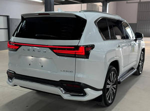 Usado en perfectas condiciones 2023 L-X 600 Wagon RWD Automático Asientos de cuero Cámara trasera Motor de gasolina 3.5L Twin Turbo Envío inmediato - Product Image 3