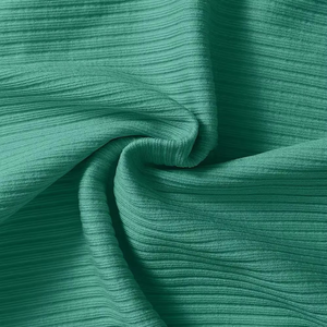 Conjunto Deportivo de 2 Piezas para Yoga, Leggings y Camiseta de Algodón 100% Transpirable de la Más Alta Calidad, Color Verde, Marca Amazing Industries - Product Image 2