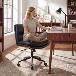 Chaise de bureau noire sans accoudoirs avec dossier incurvé et assise large, pivotante à 360 degrés et fonction bascule - Product Image 6