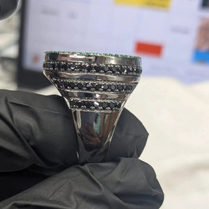 แหวนฮิปฮอปหรูหราประดับเพชรแบบไอซ์เอาท์ เงินแท้ 925 ชุบทอง 14K รับรองโดย IGI พร้อมสลักโลโก้ตามสั่ง ขายส่ง - Product Image 3