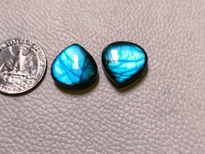 Paire de cabochons en labradorite cœur rayonnant, cristal à reflets bleus, pierres précieuses en vrac pour la création de bijoux artisanaux, 18x18x6mm, ensemble de pierres pour pendentifs - Product Image 3