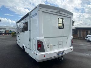 Autocaravana Iveco Avida Esperance C7932SL Blanca |   Autocaravana Familiar para 4 Personas con Características de Lujo Todoterreno Modernas en Venta - Product Image 3