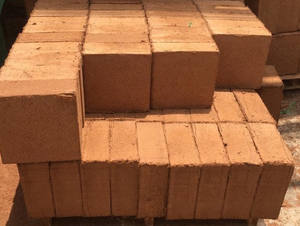 Bloque comprimido de turba de coco, medio de cultivo sostenible de origen vietnamita para viveros y granjas hortícolas - Product Image 3