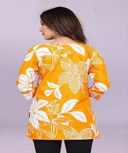 Haut en coton slub fantaisie à imprimé numérique, modèle 84945, jaune - Product Image 3