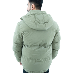 Veste matelassée à capuche pour homme, couleur unie, fermeture éclair, coupe-vent, vêtements d'hiver décontractés, rembourrage en polyester épais, coupe régulière - Product Image 2