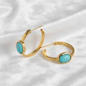 Boucles d'oreilles créoles Sleeping Beauty turquoise en argent sterling 925 plaqué or 14 carats, style minimaliste bohème, bijoux pierre de naissance de décembre - Product Image 1