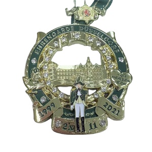Médailles personnalisées en métal émaillé souple avec finition nickel noir, or, argent, cuivre et paillettes - Product Image 3