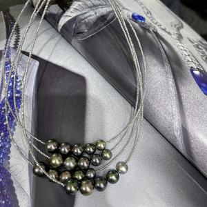 Collier élégant en perles d'eau douce de Zhuji de marque célèbre avec des étoiles scintillantes et de petites fées, 14 carats, avec des inclusions - Product Image 4